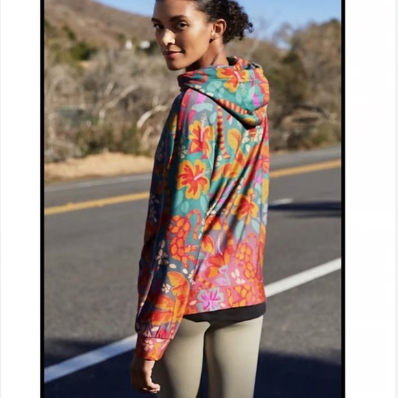 Anthropologie Farm Rio Magda Colorful Floral & Animal Hoodie Sweatshirt (XS) - Picture 2 of 13